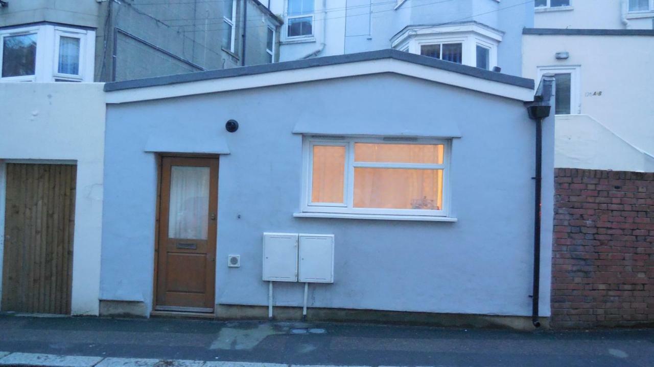 Pad Apartment