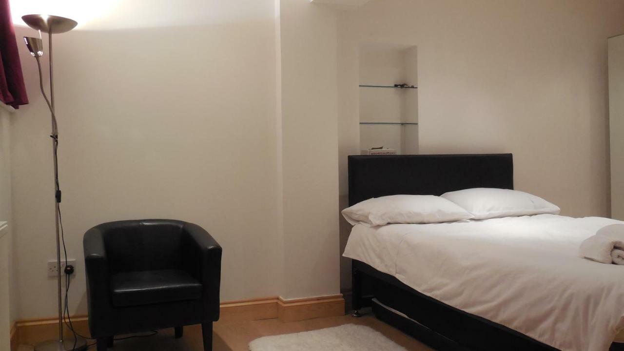 Pad Apartment *
